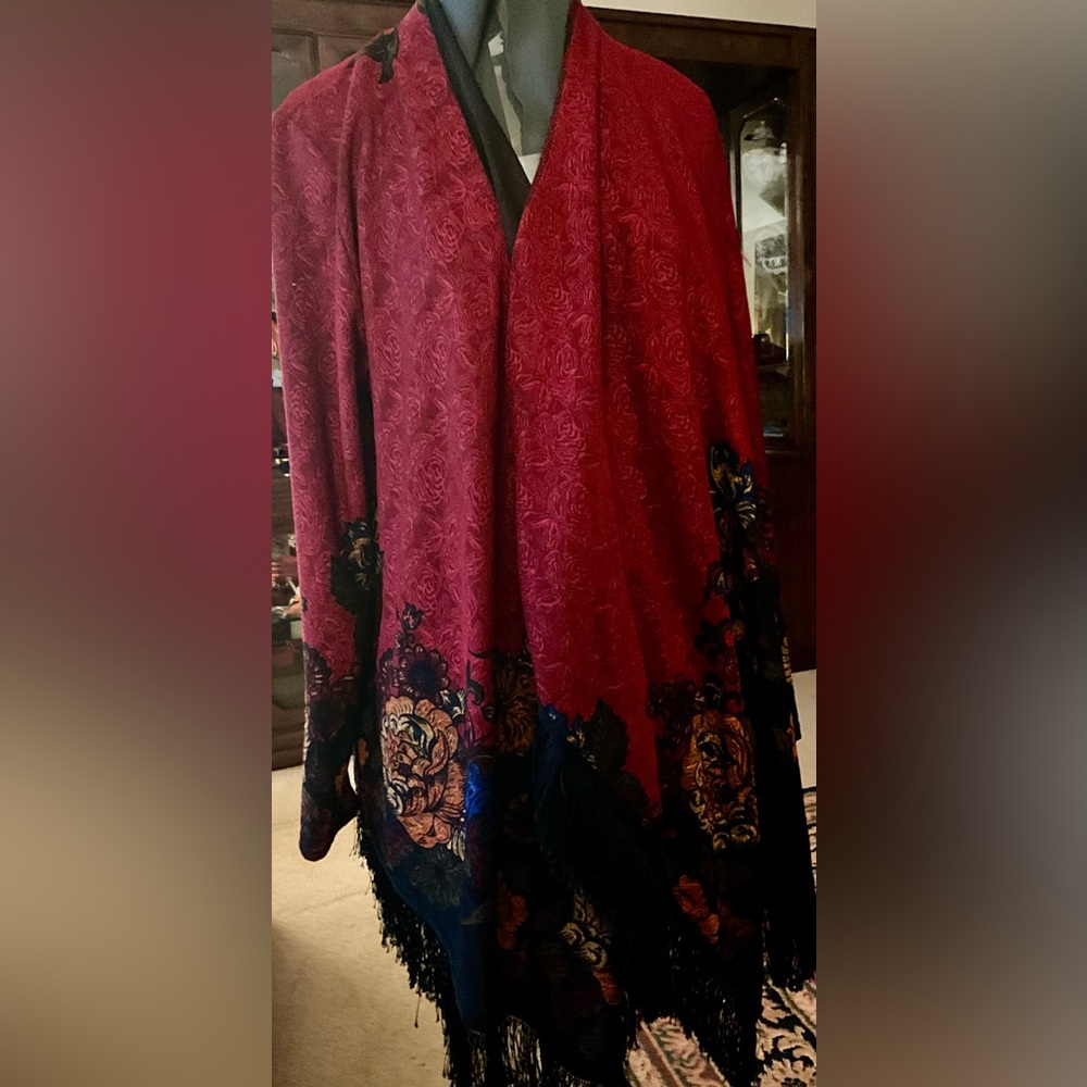 Elegant Floral Red and Black Cardigan